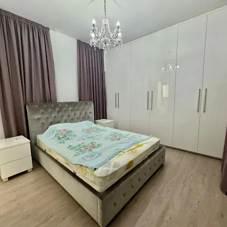 Sophisticated 2br With Pool & Terrace Views Apartment
